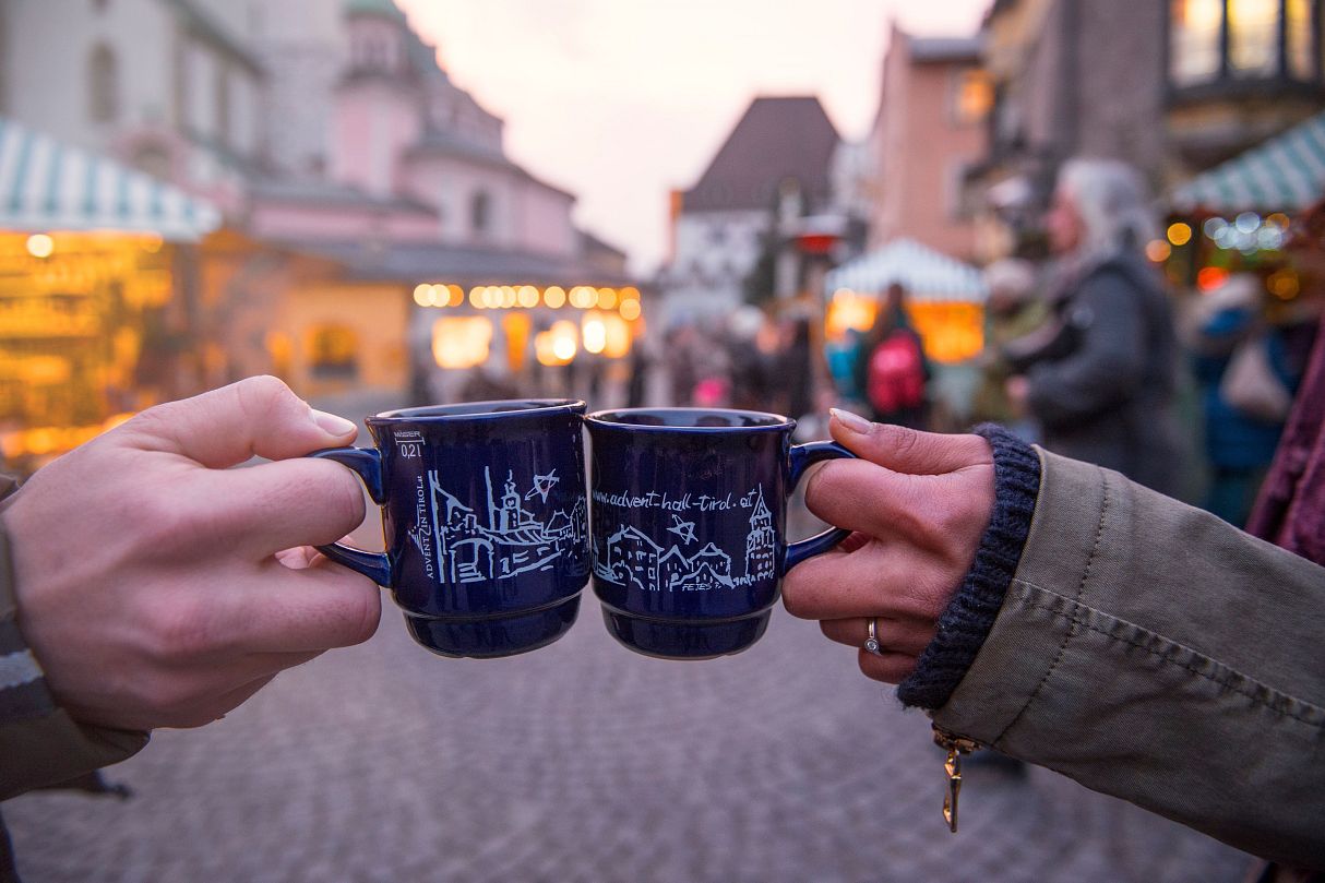 adventmarkt-gluehwein-hall-in-tirol-©tvb-hall-wattens-gerhard-berger