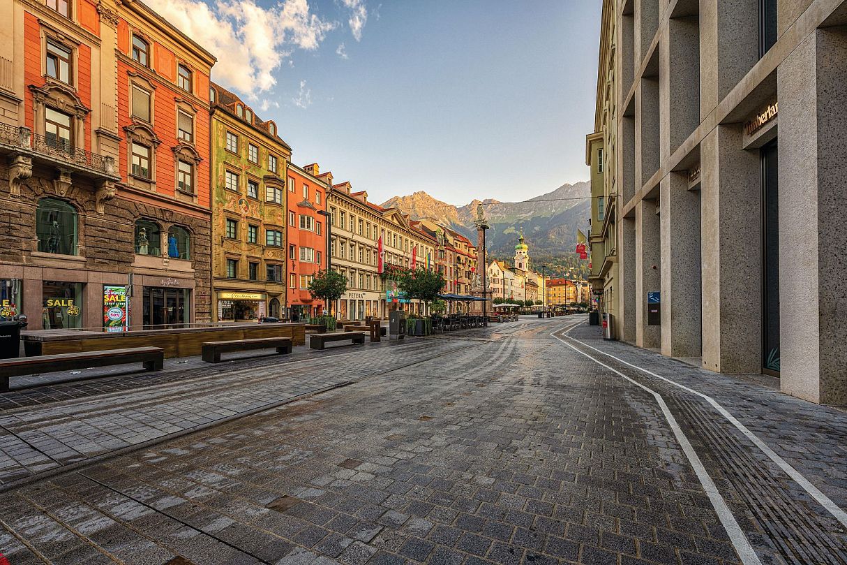 city-break-innsbruck-hotel-deal-innsbruck-maria-theresien-strasse-innsbruck-3