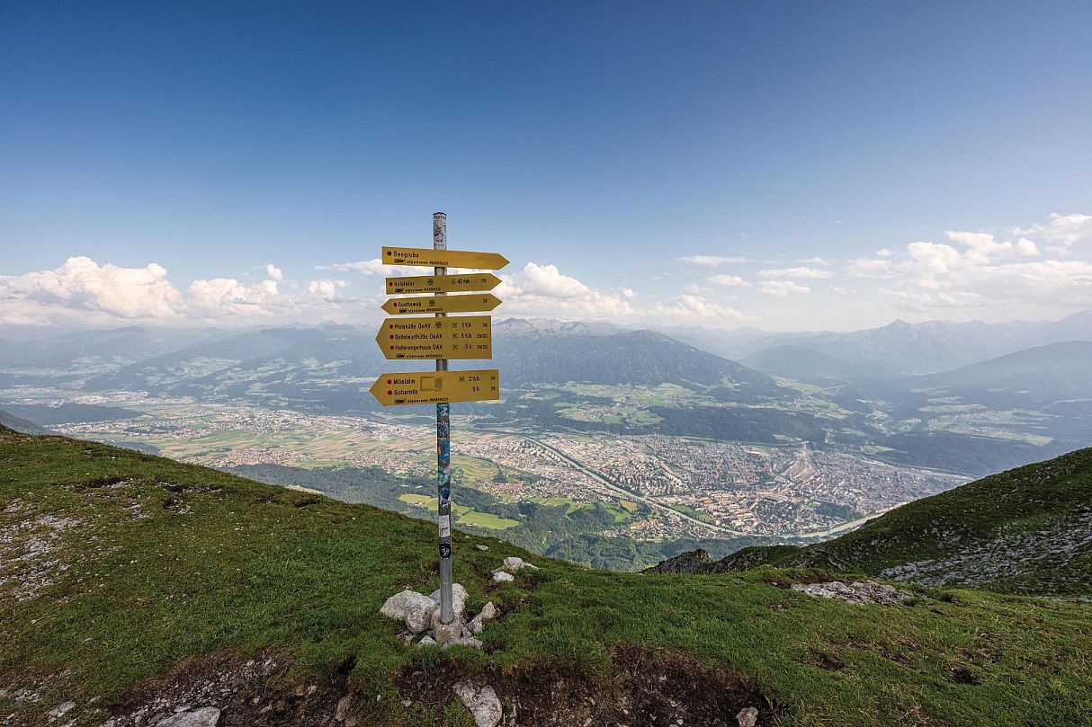 city-break-innsbruck-hotel-deal-nordkette-view-on-innsbruck-markus-mair-3