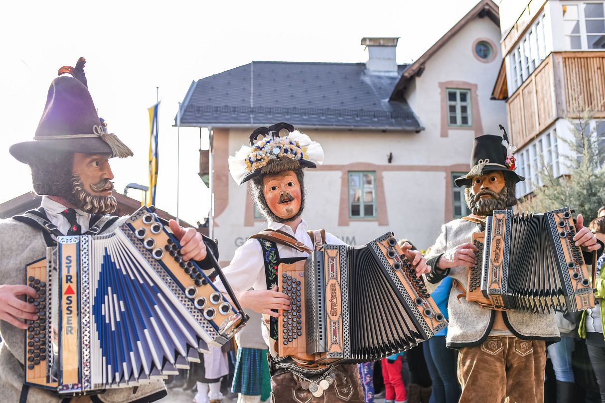 tuxer-fasnacht-tirol-©tvb-hall-wattens