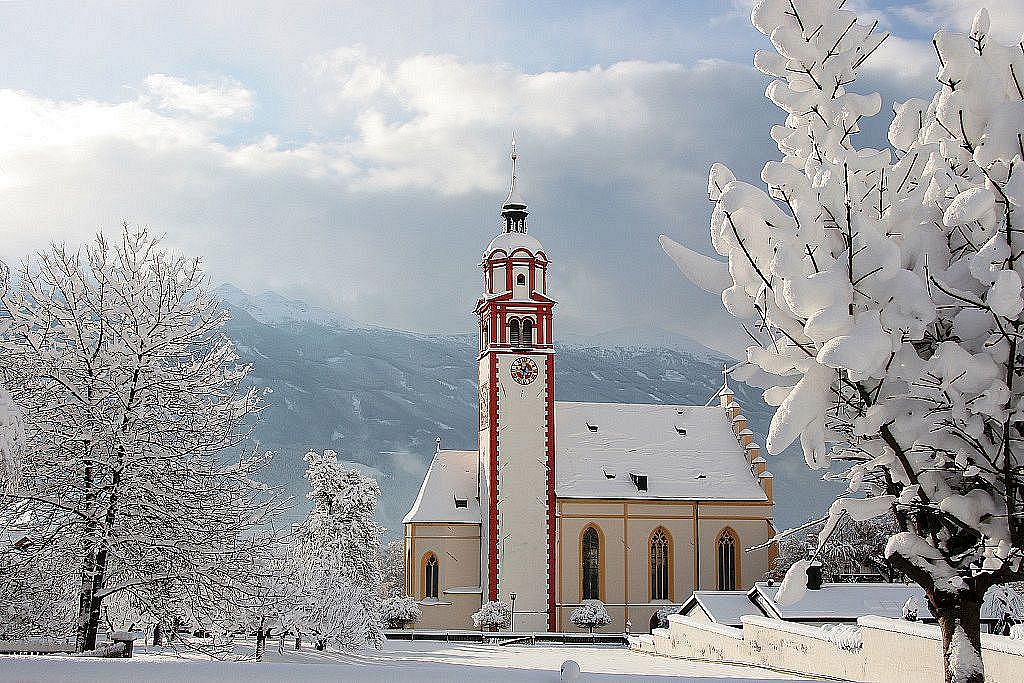 winter-hall-in-tyrol-absam-basilica-tvb-hall-wattens-wirtenberger-2