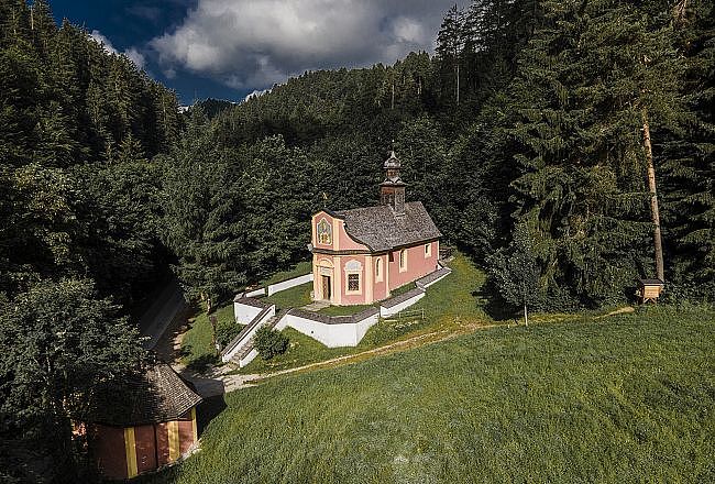 Jakobsweg-Tirol-Maria-Larch-Wallfahrtskapelle©tvb-hallwattens