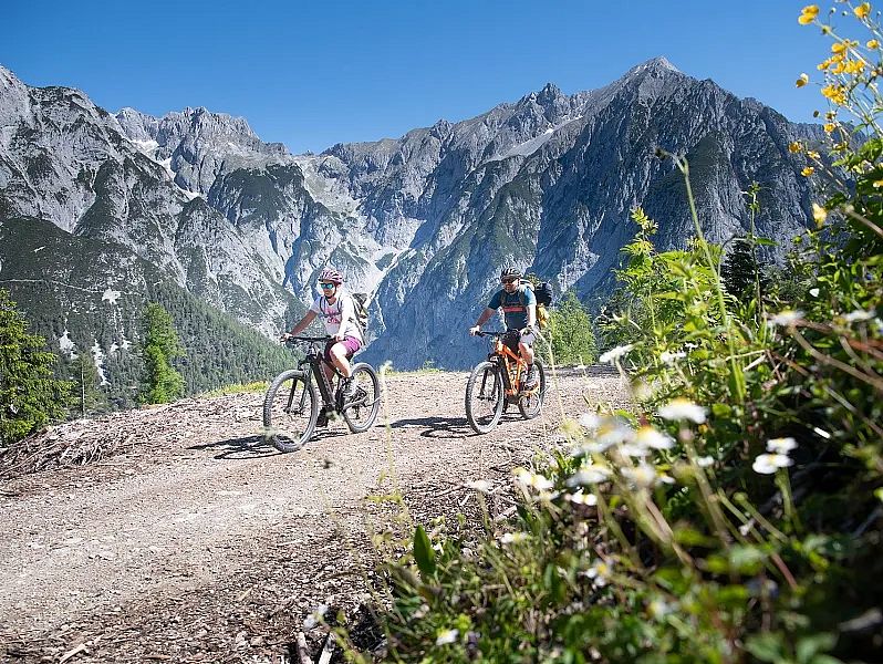 mountainbiken-e-biken-tirol©tvb_hall_wattens