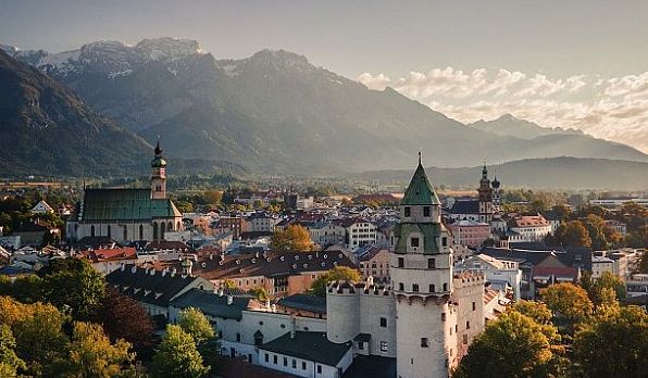 summer-hall-in-tyrol-hwest-hotel-hall-sunrise-hall-summer-tvb-hall-wattens-1